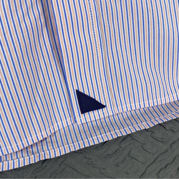 UNTUCKit Men’s Chenel Button Down Red Blue Stripe Size Small New With Tags - Picture 3 of 8